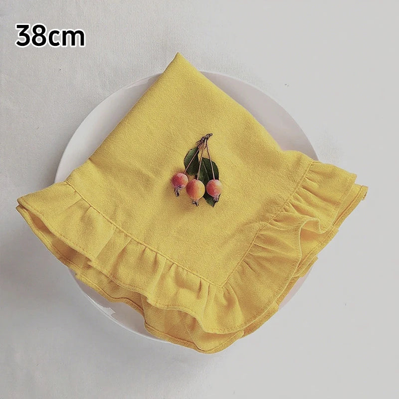 Retro Style Cotton Solid Color Circular Placemat with Ruffle Edge Decoration