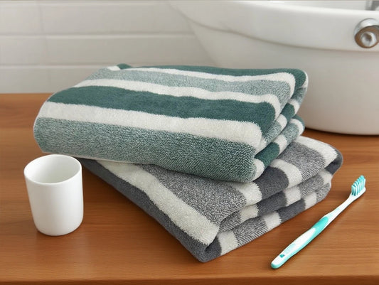 Thick bath towel, strong water absorption and quick drying, non-shedding, durable - very suitable for families.