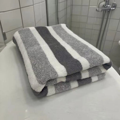 Thick bath towel, strong water absorption and quick drying, non-shedding, durable - very suitable for families.