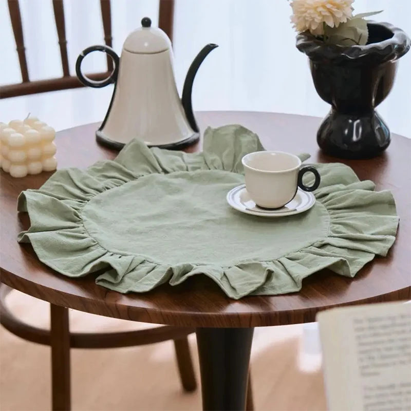 Retro Style Cotton Solid Color Circular Placemat with Ruffle Edge Decoration
